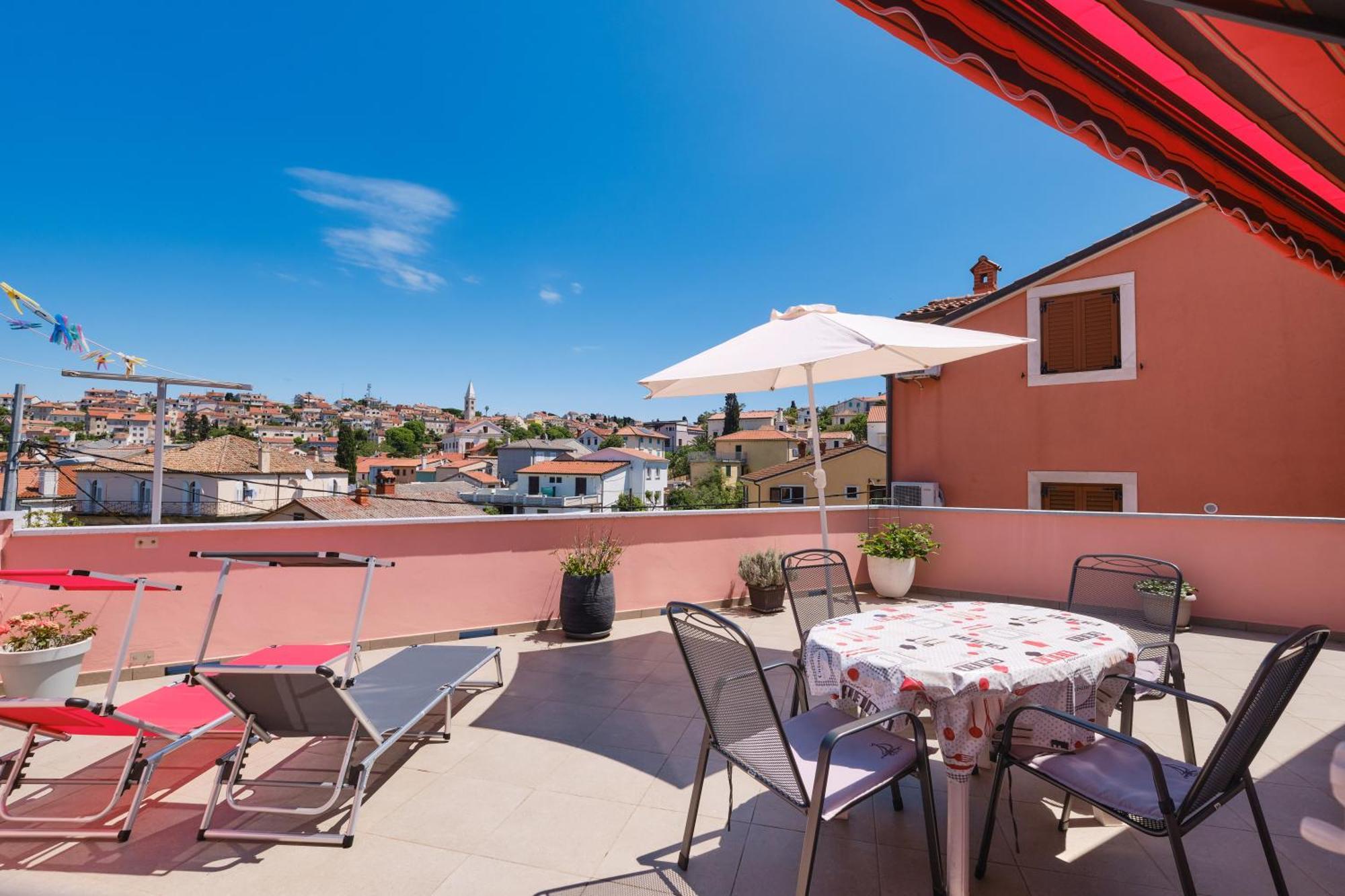 Dina Appartement Mali Lošinj Buitenkant foto