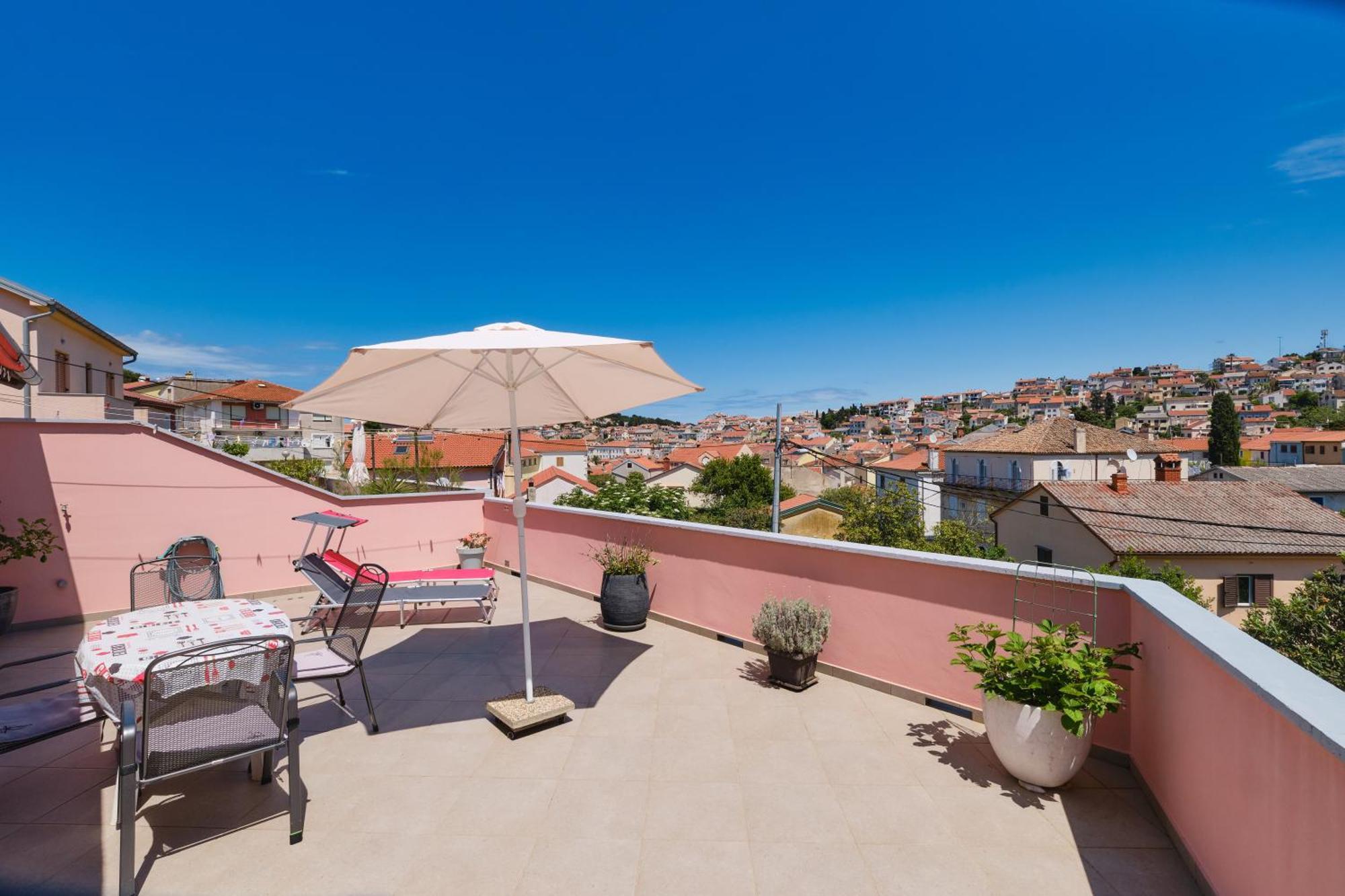 Dina Appartement Mali Lošinj Buitenkant foto